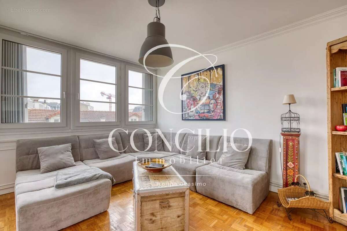 La Garenne-Colombes – Élégant 3 pièces de 82 m² avec balcon de 10 m², vue dégagée et beaux volumes - photo 8
