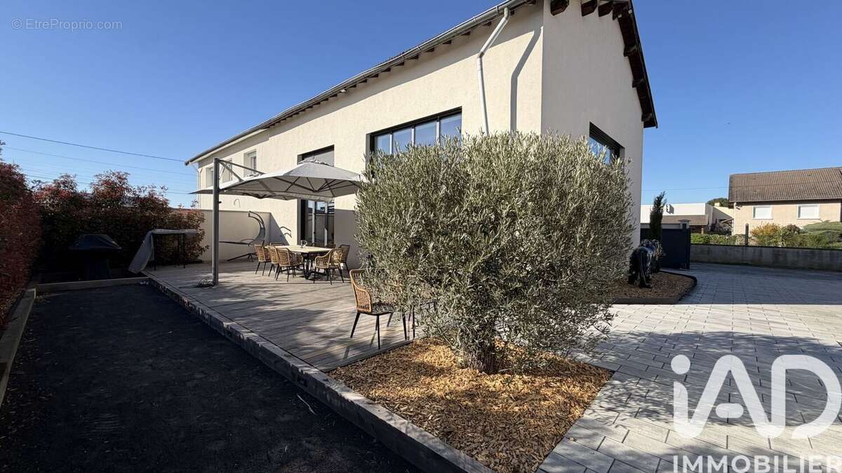 Photo 8 - Maison à VEAUCHE