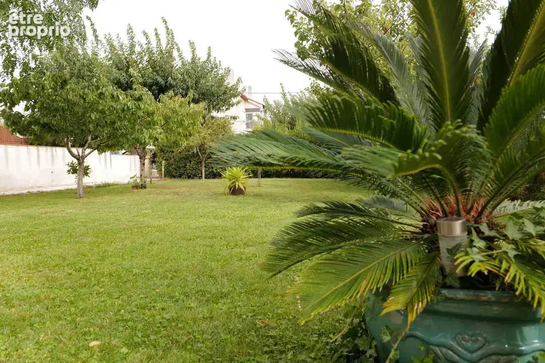 Maison T8 190 m² /jardin 730 m² + dépendance 