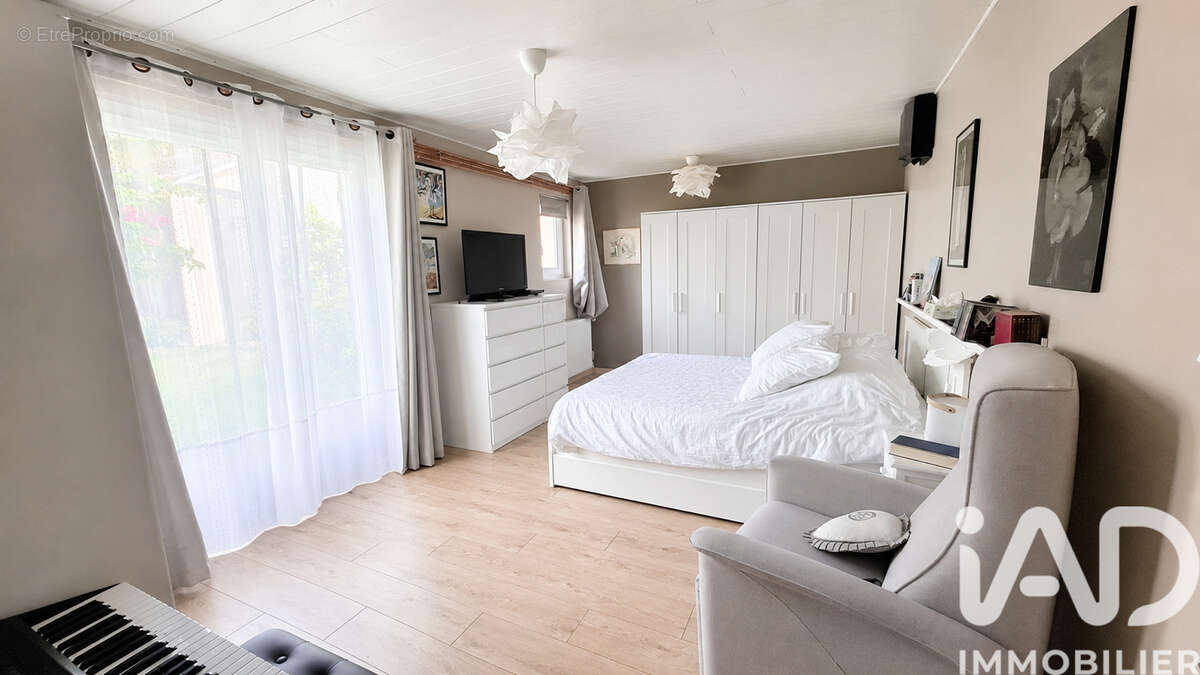 Maison 87 m² à Conches-En-Ouche  - photo 9