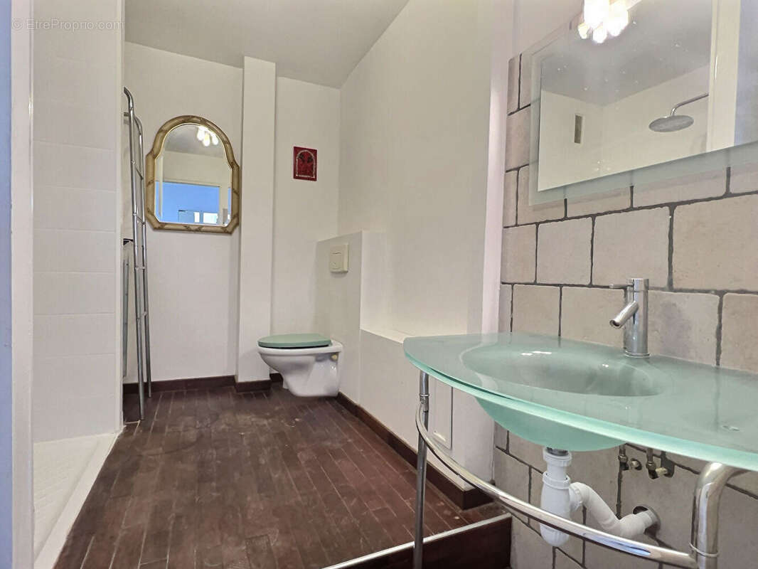 Appartement à MARSEILLE-5E