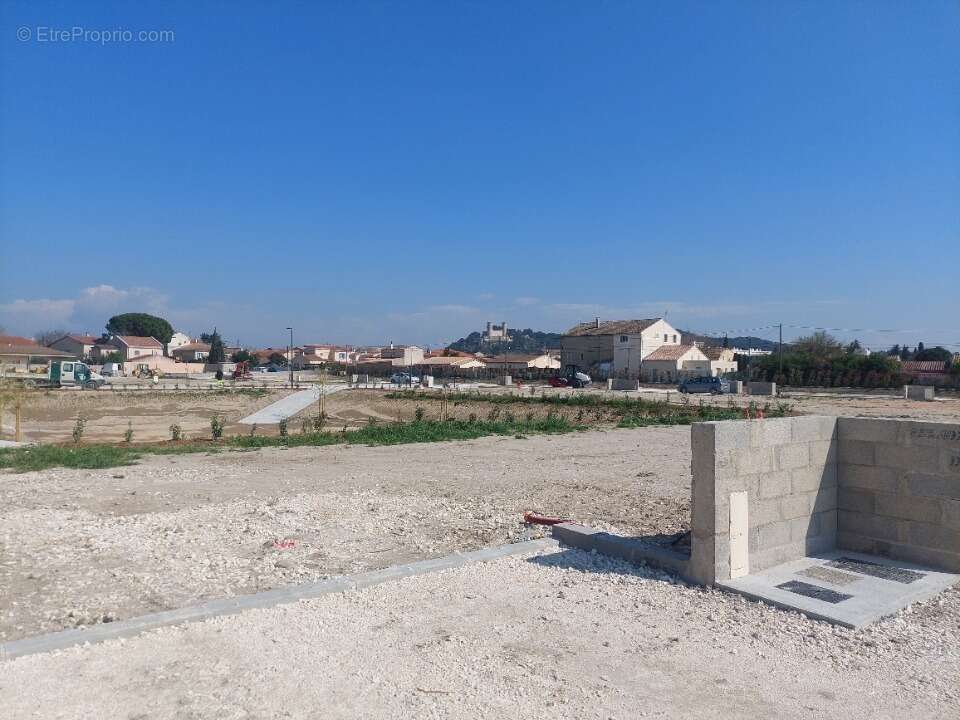 Terrain à CHATEAURENARD