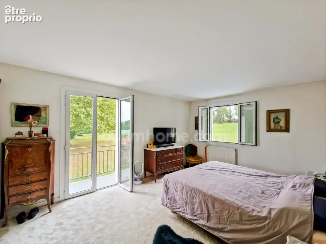 Maison de plus de 270M2 à vendre 9 pièces-5 chambres-piscine- HABAS (40) - photo 12