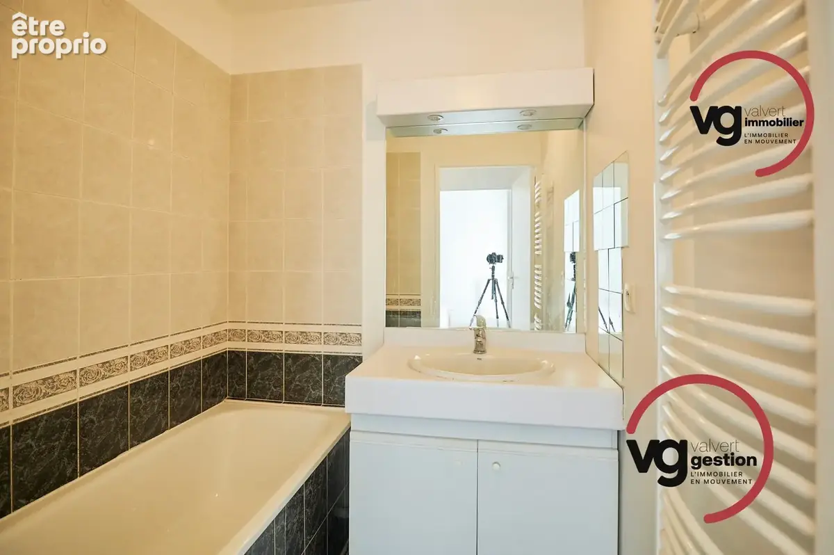 Appartement 3 pièces 71 m² à vendre à Decines-Charpieu (69150) - photo 8