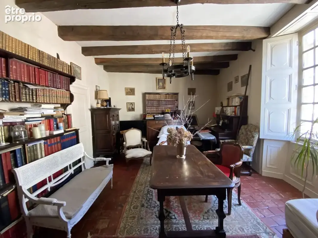 Demeure de caractère au Dorat – Une maison avec un joli jardin et un garage - photo 6
