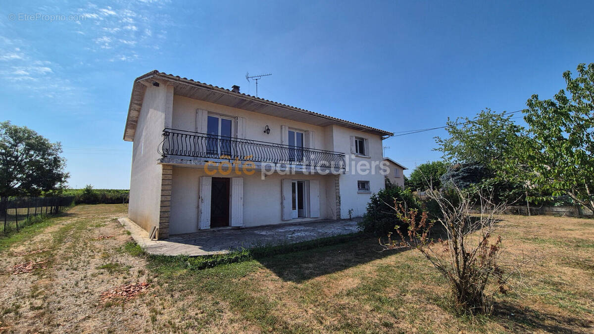 Maison à LES BILLAUX