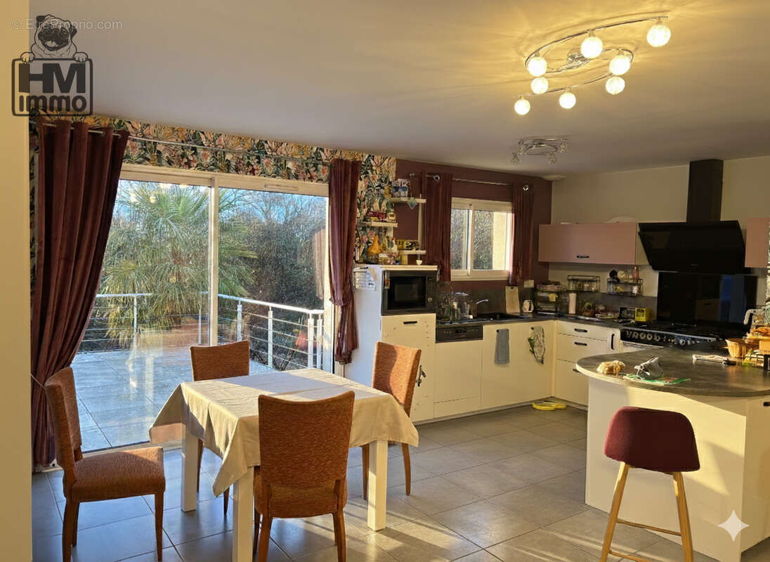 Maison à CONDAT-SUR-VIENNE