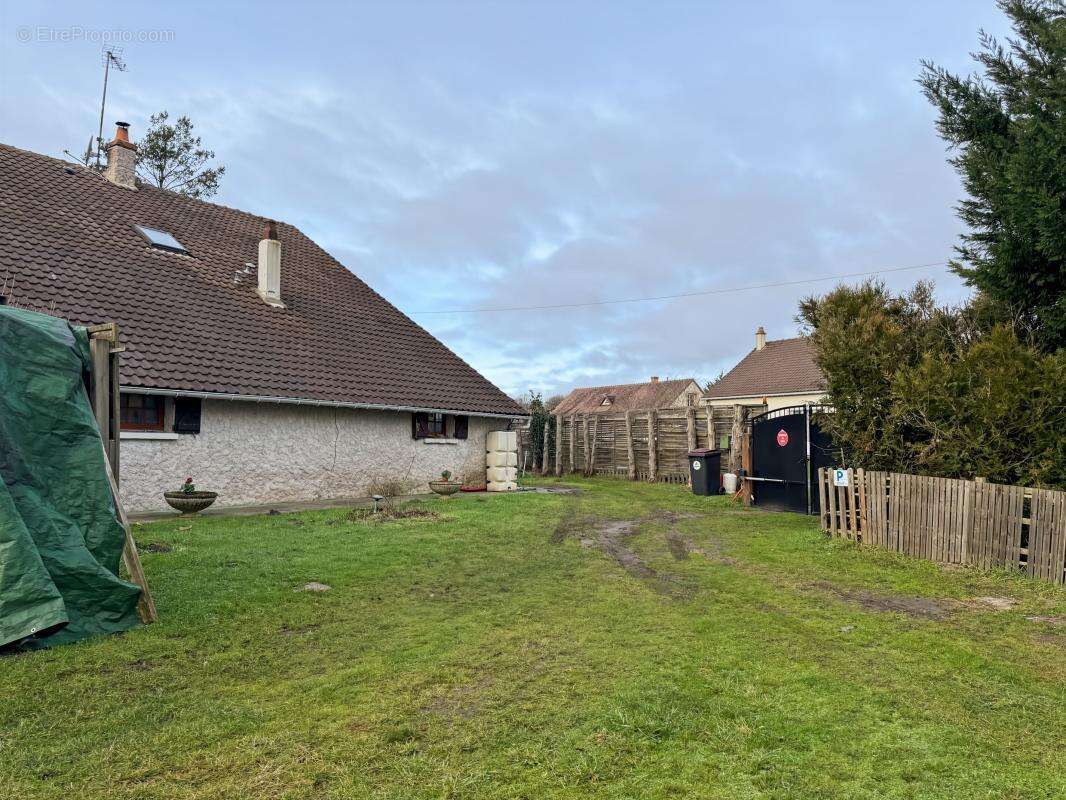 Maison à LASSAY-SUR-CROISNE