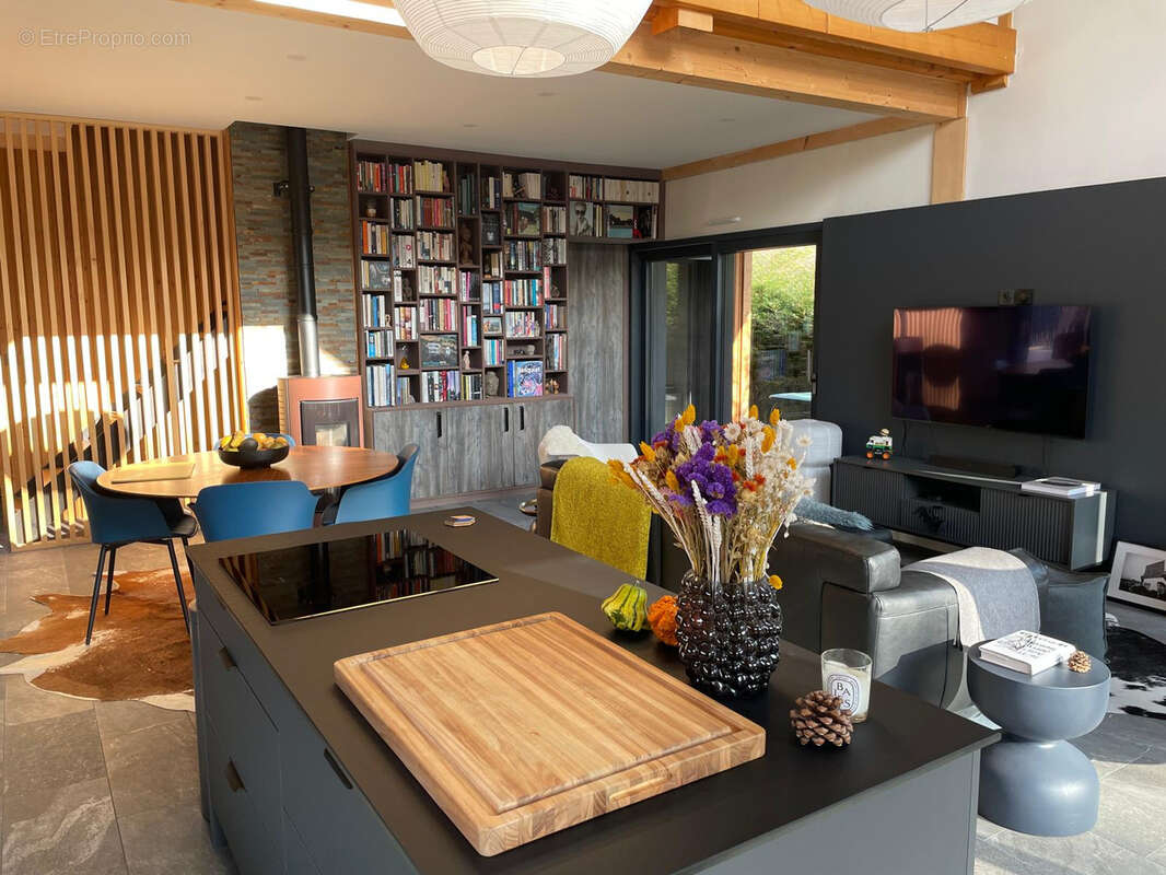 Maison à PREVESSIN-MOENS