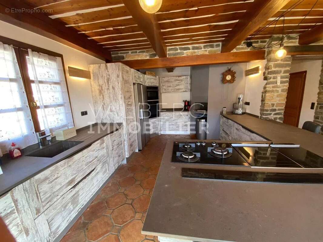 Chalet - 275 m² - proche des pistes - photo 5