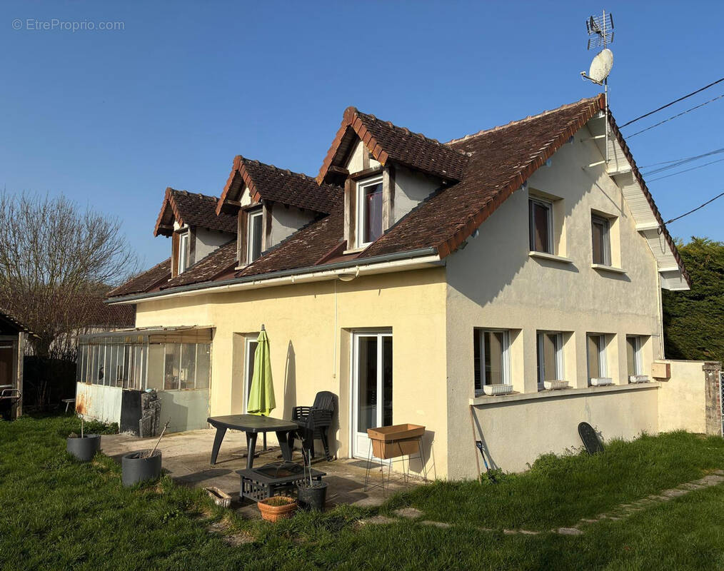Maison à RONCENAY