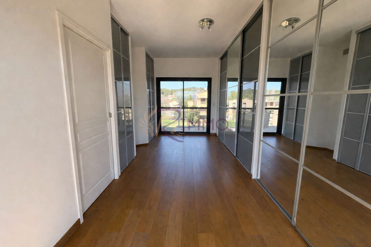 Aix-en-Provence quartier brunet - Appartement d'exception de 222m2 dernier étage avec terrasse panoramique sur - photo 4