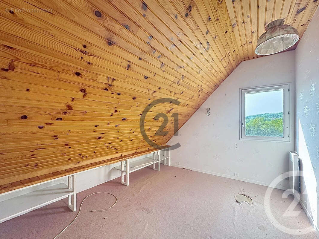 Maison 103 m² à Saint-Martin-Du-Tertre  - photo 8
