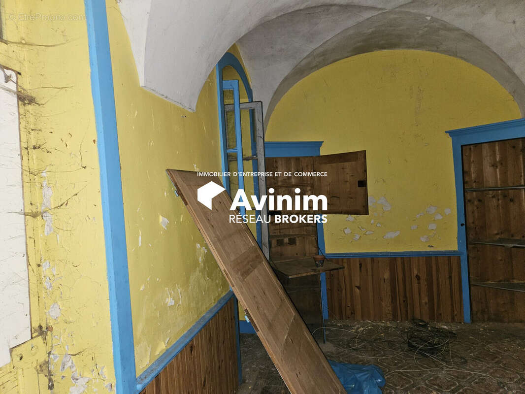 Commerce à SAINT-AMOUR