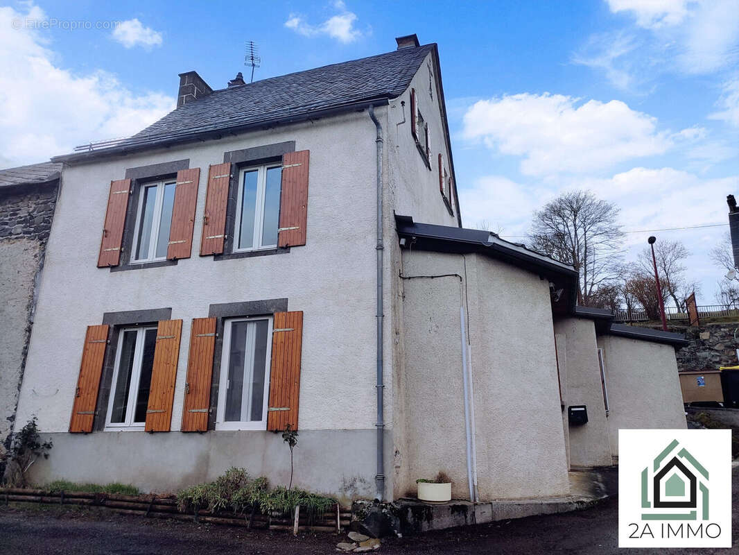 Maison à SAINT-PIERRE-ROCHE