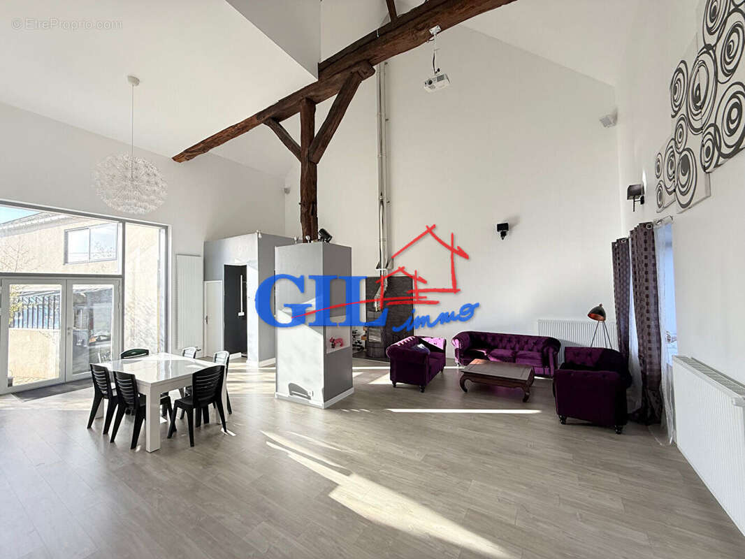 Maison à SAVIGNY-LE-TEMPLE