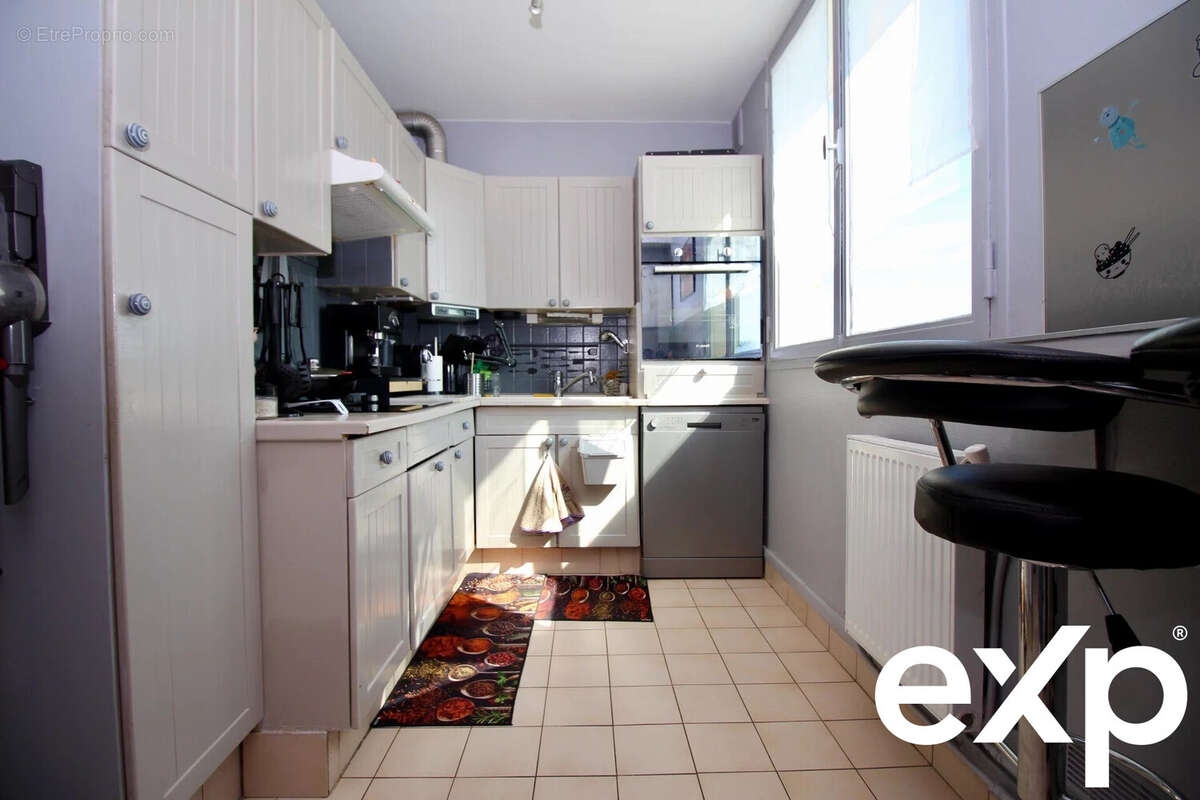 Appartement à NEAUPHLE-LE-CHATEAU