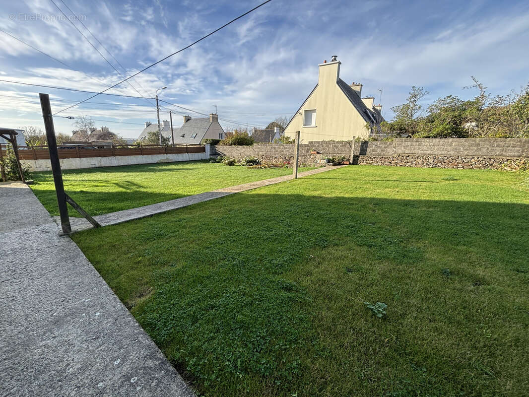 Maison à LE RELECQ-KERHUON