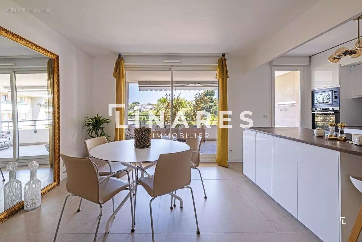 BIJOU CANDOLLE - Appartement traversant T3 de 71m2 - Terrasse - Garage - Vue panoramique - 13012 - photo 4