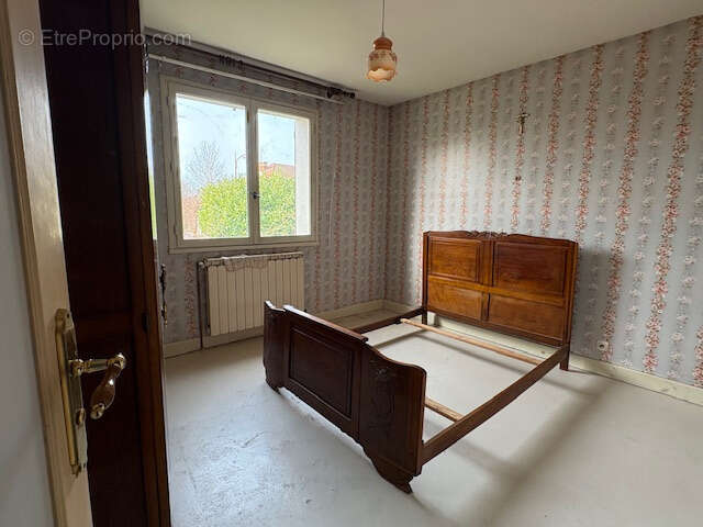 Maison à GARNAT-SUR-ENGIEVRE