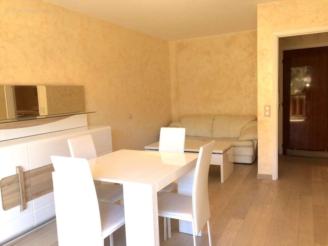 Appartement à ROQUEBRUNE-CAP-MARTIN