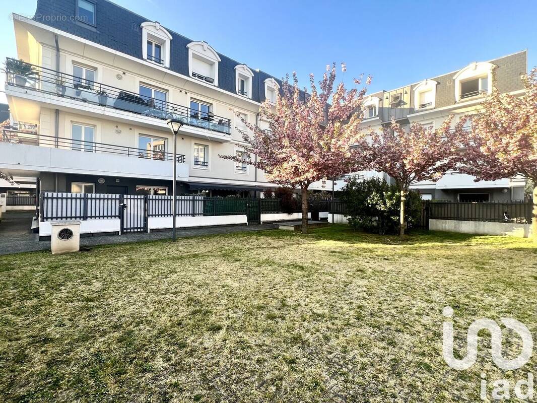 Photo 1 - Appartement à SARTROUVILLE