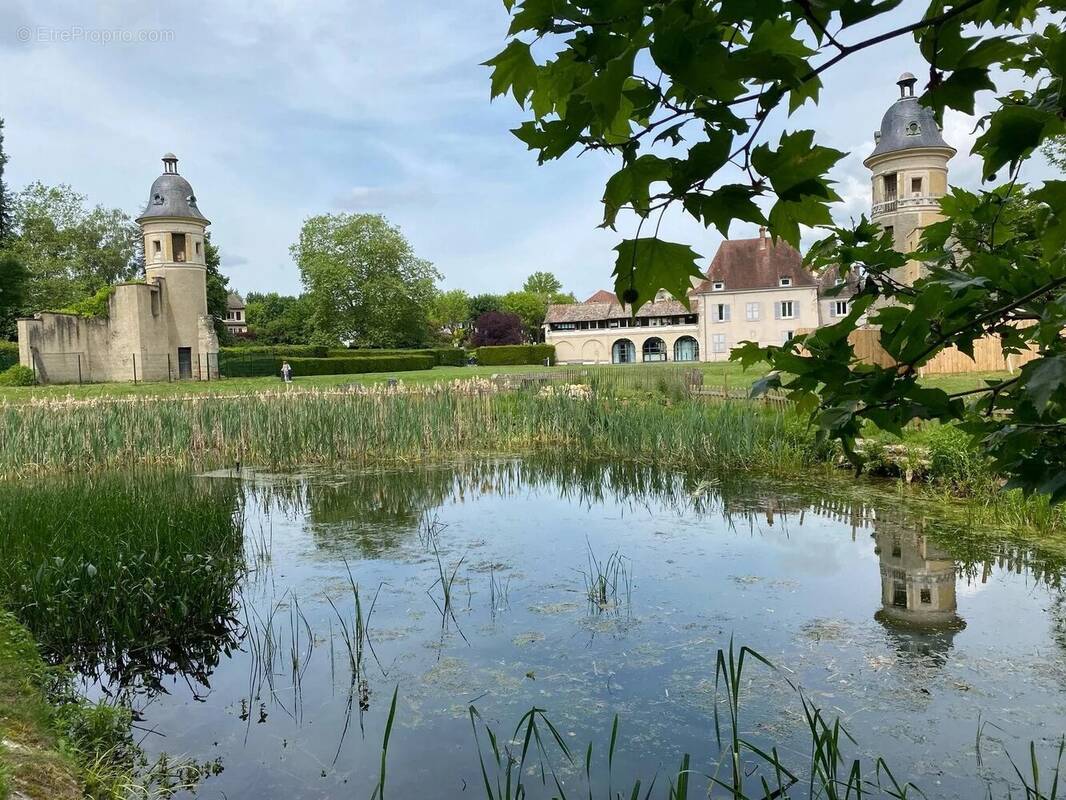 Appartement à LES CLAYES-SOUS-BOIS