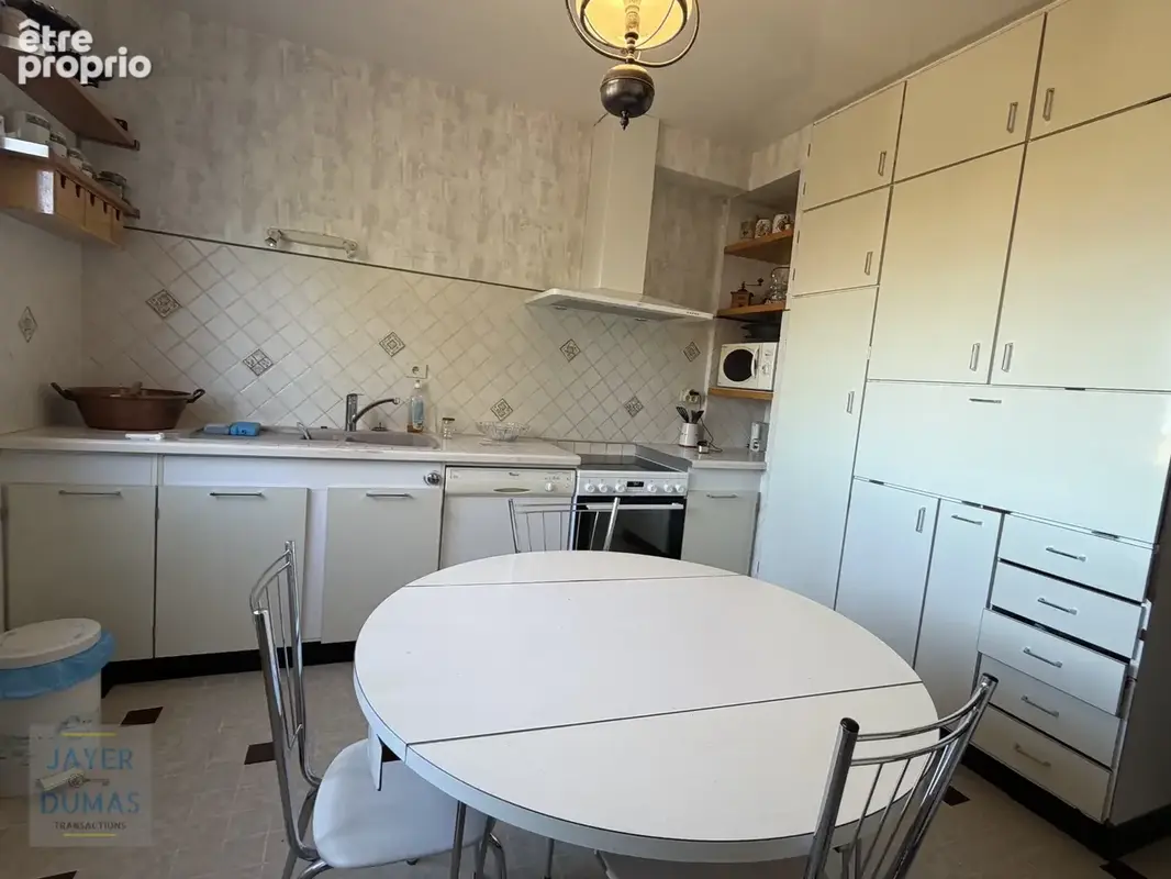 BEY - Maison traditionnelle d'environ 200 m2 avec belle dépendace  - - photo 7