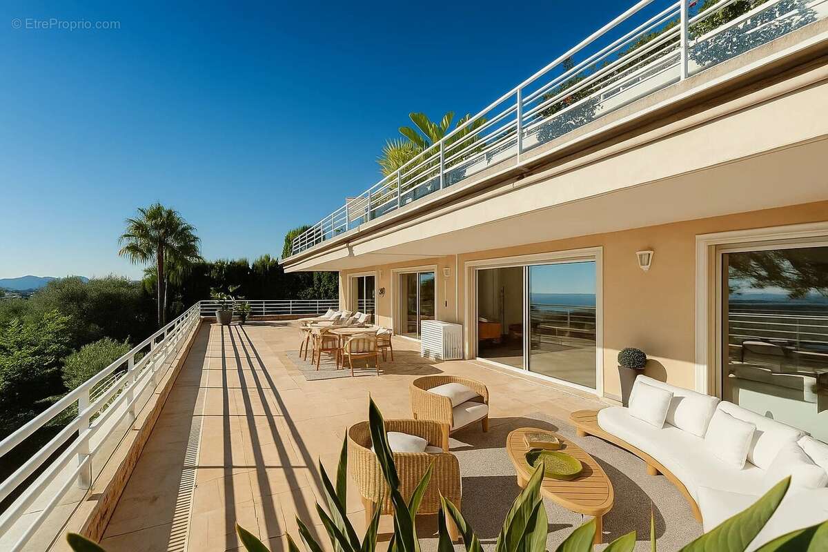 Appartement à LE CANNET