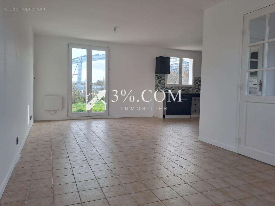 Maison à MONTENESCOURT