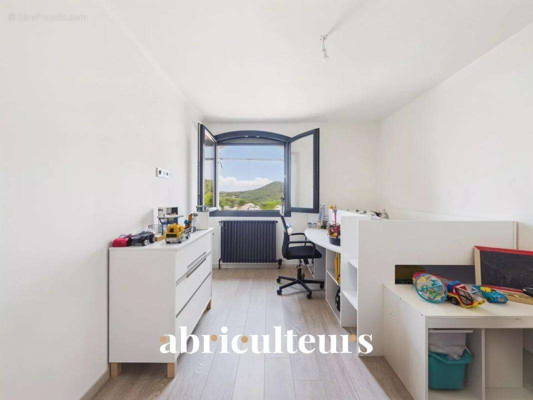 Appartement à ROGNES
