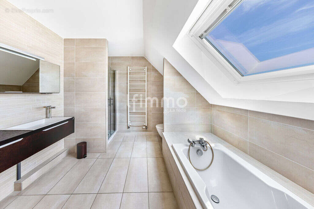 Villa avec piscine, parc paysager et prestations premium. Kembs - photo 17