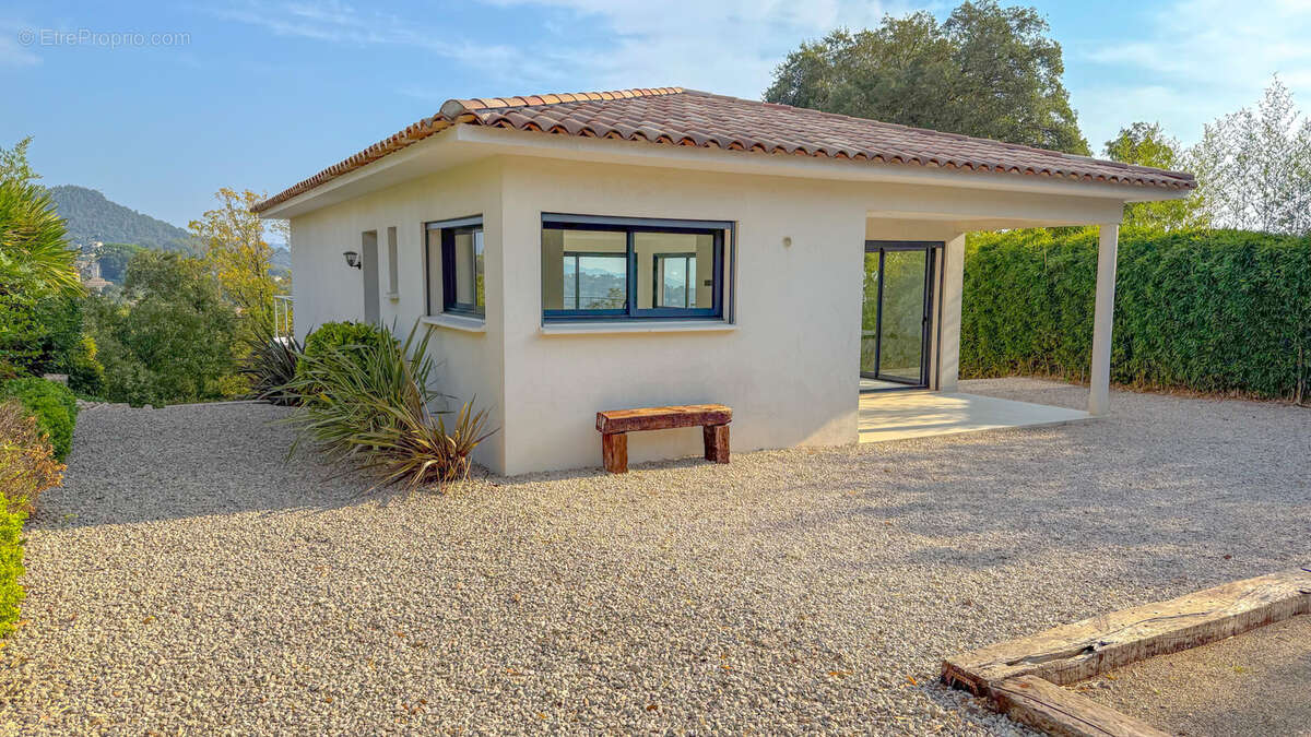 Maison à LES ADRETS-DE-L&#039;ESTEREL