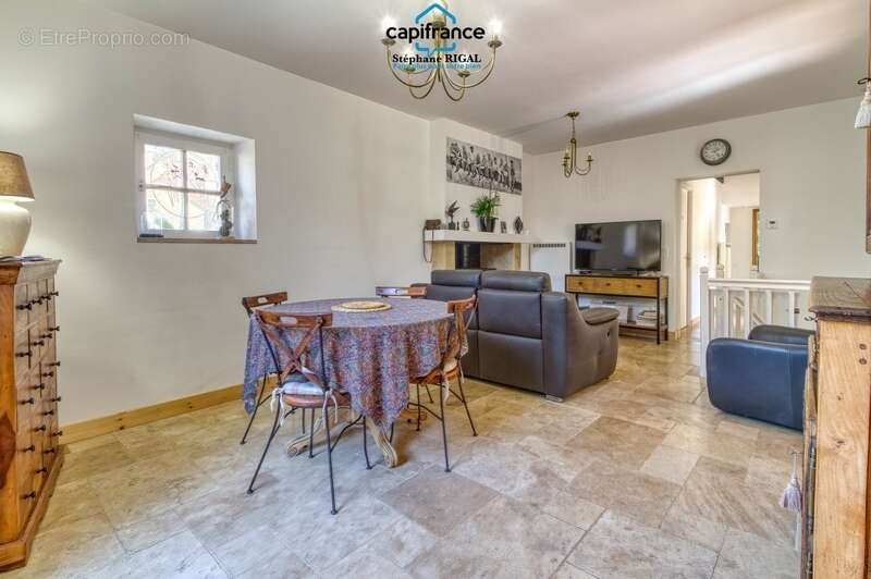 Maison à PUY-L&#039;EVEQUE