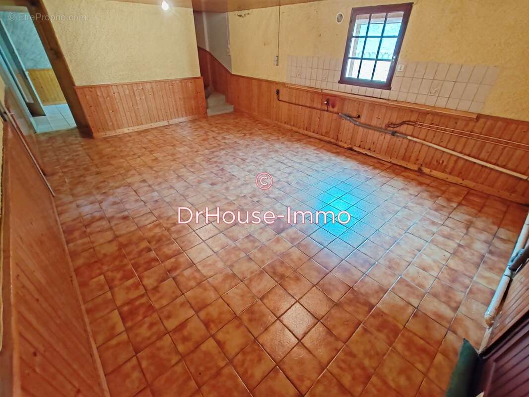 Maison à VAUX-SUR-VIENNE