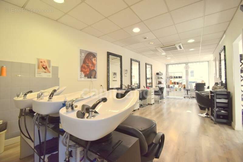 Commerce à JANVILLE