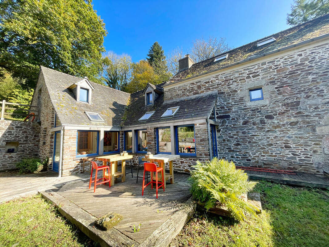 Maison à HUELGOAT