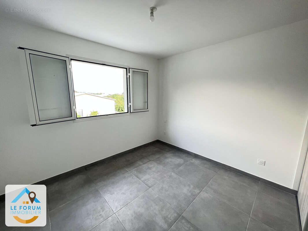 Saint pierre 97410 - villa moderne et agreable à vivre - beaux volumes - quartier prise - photo 5