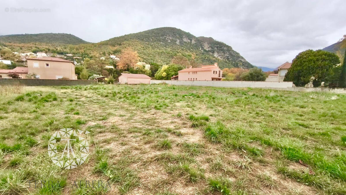 Terrain à RIA-SIRACH