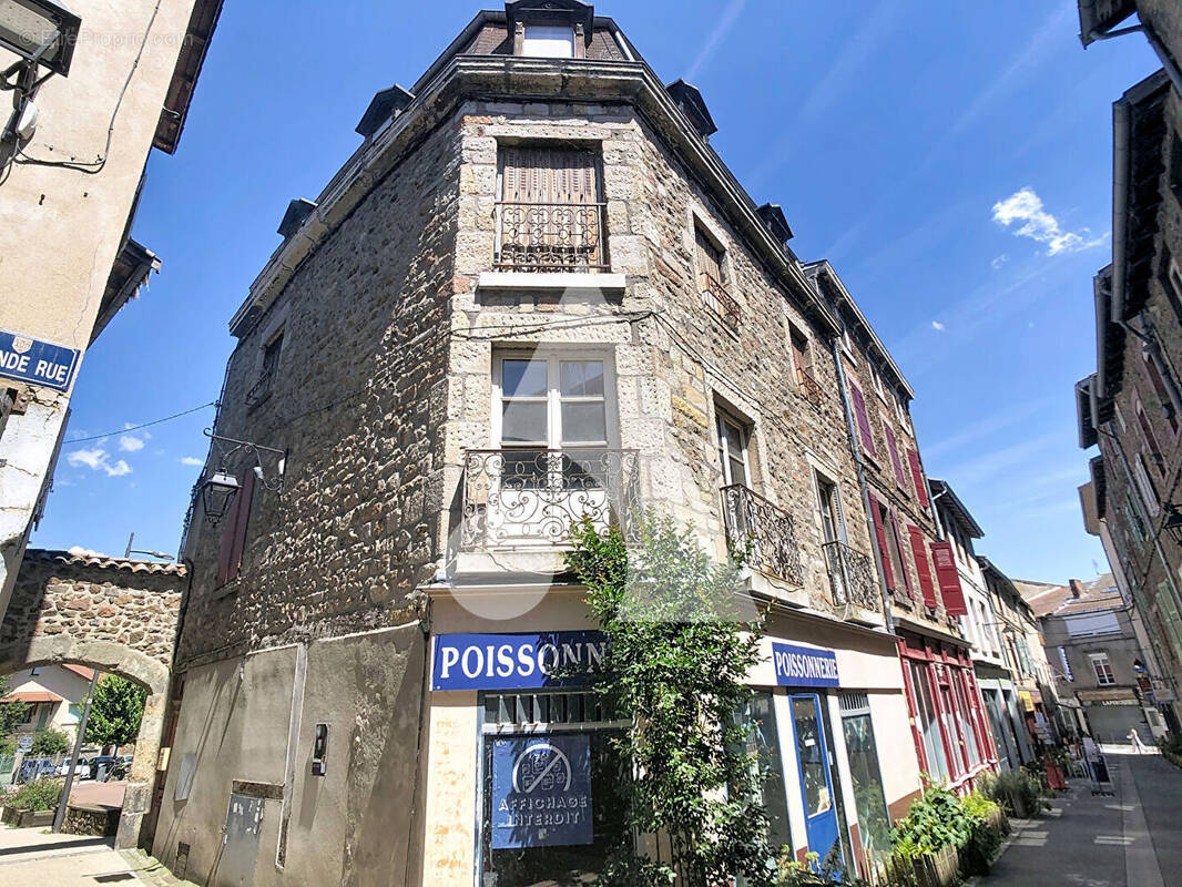 Appartement à SAINT-SYMPHORIEN-SUR-COISE