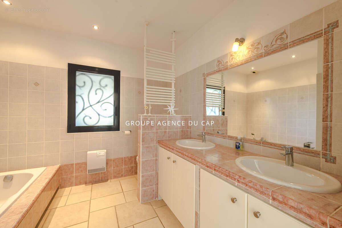 Maison à SAINT-RAPHAEL