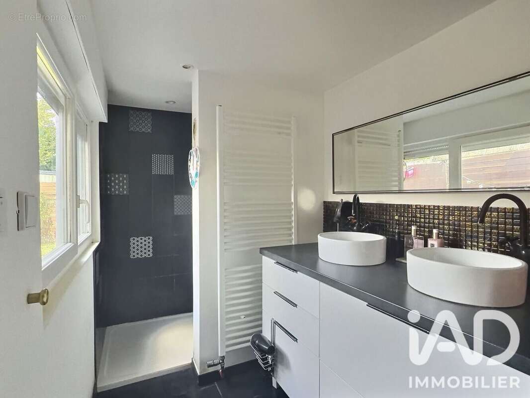 Maison 86 m² à Wattrelos  - photo 3