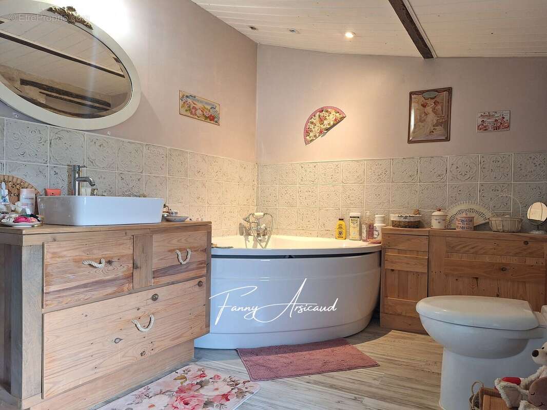 Maison à L'ILE-D'ELLE