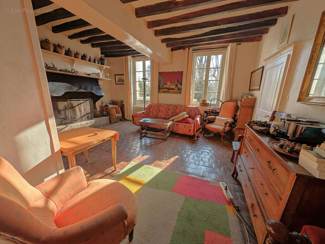 Maison à CHARBUY