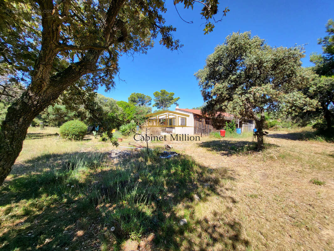 Maison à VIC-LA-GARDIOLE