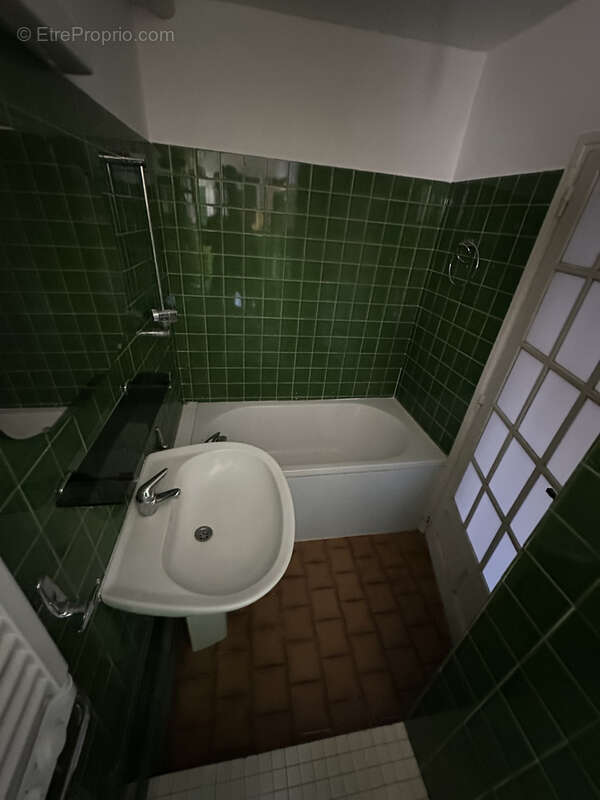 Appartement à SOLLIES-PONT