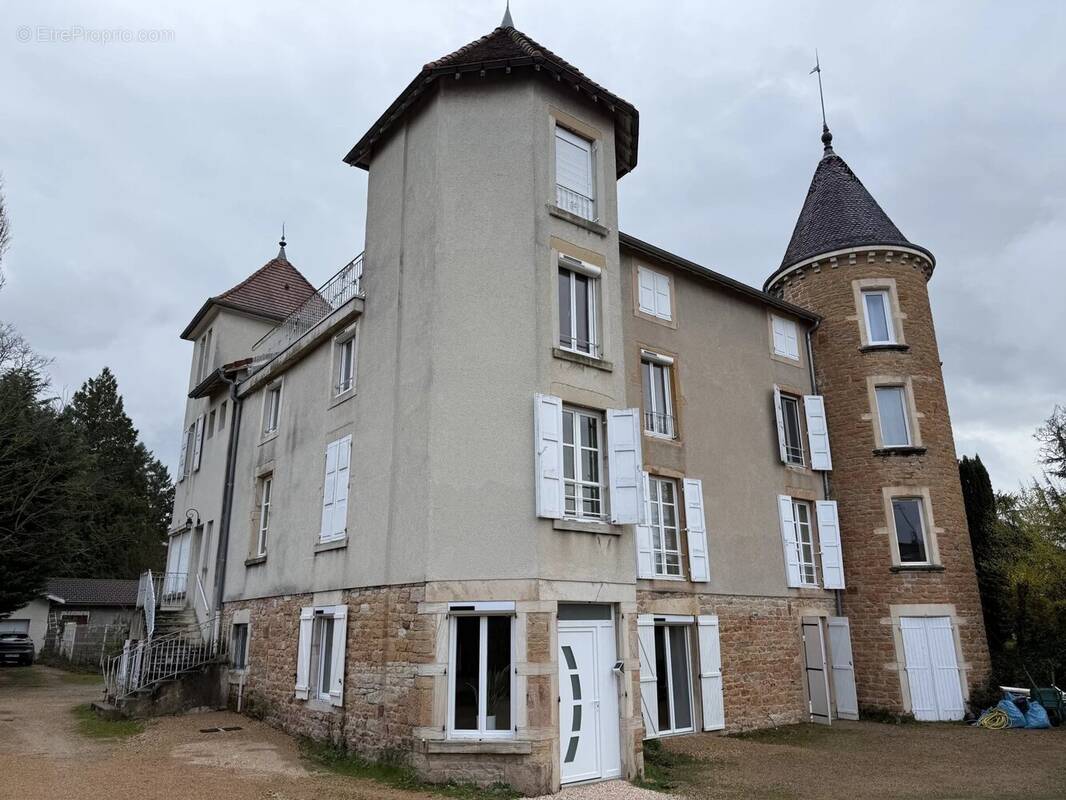 Appartement à CHARNAY-LES-MACON