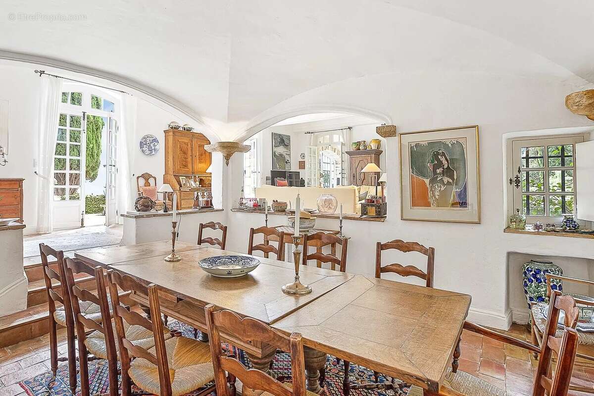 Maison à TOURRETTES-SUR-LOUP