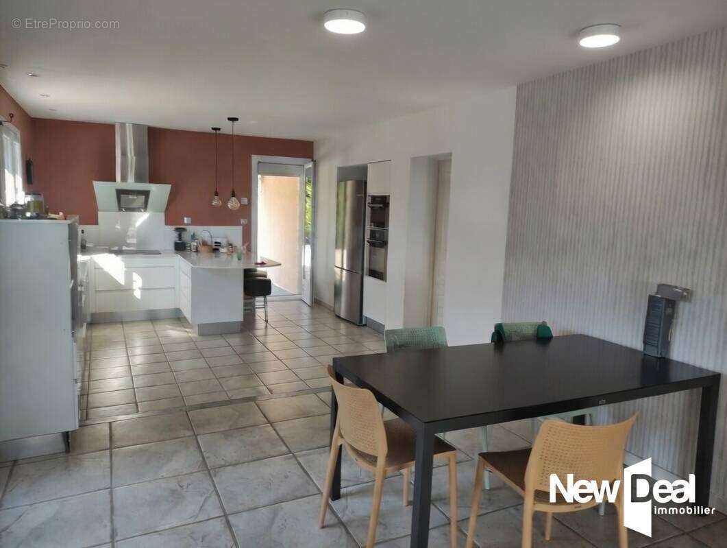 Maison à LAROQUE-TIMBAUT