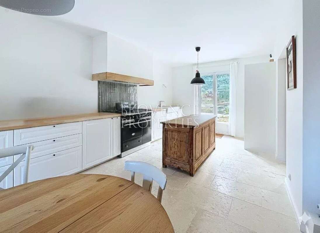 Élégante bastide d'inspiration aixoise sur les hauteurs de Tourves - photo 2